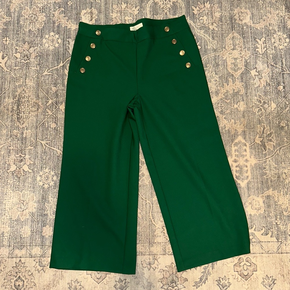 Chic Green Wide Leg Pants with Button Detail